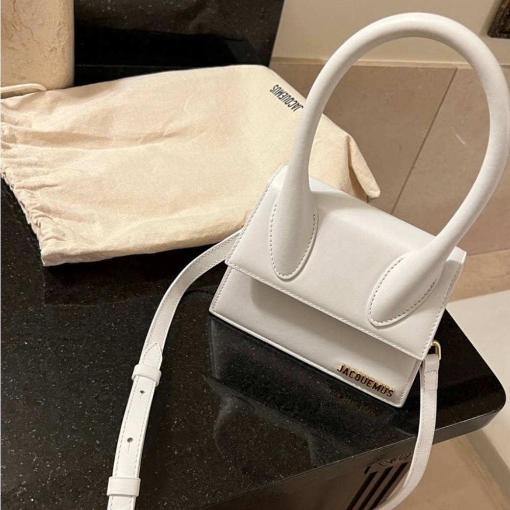 JACQUEMUS Le Chiquito Moyen Leather Top Handle Bag